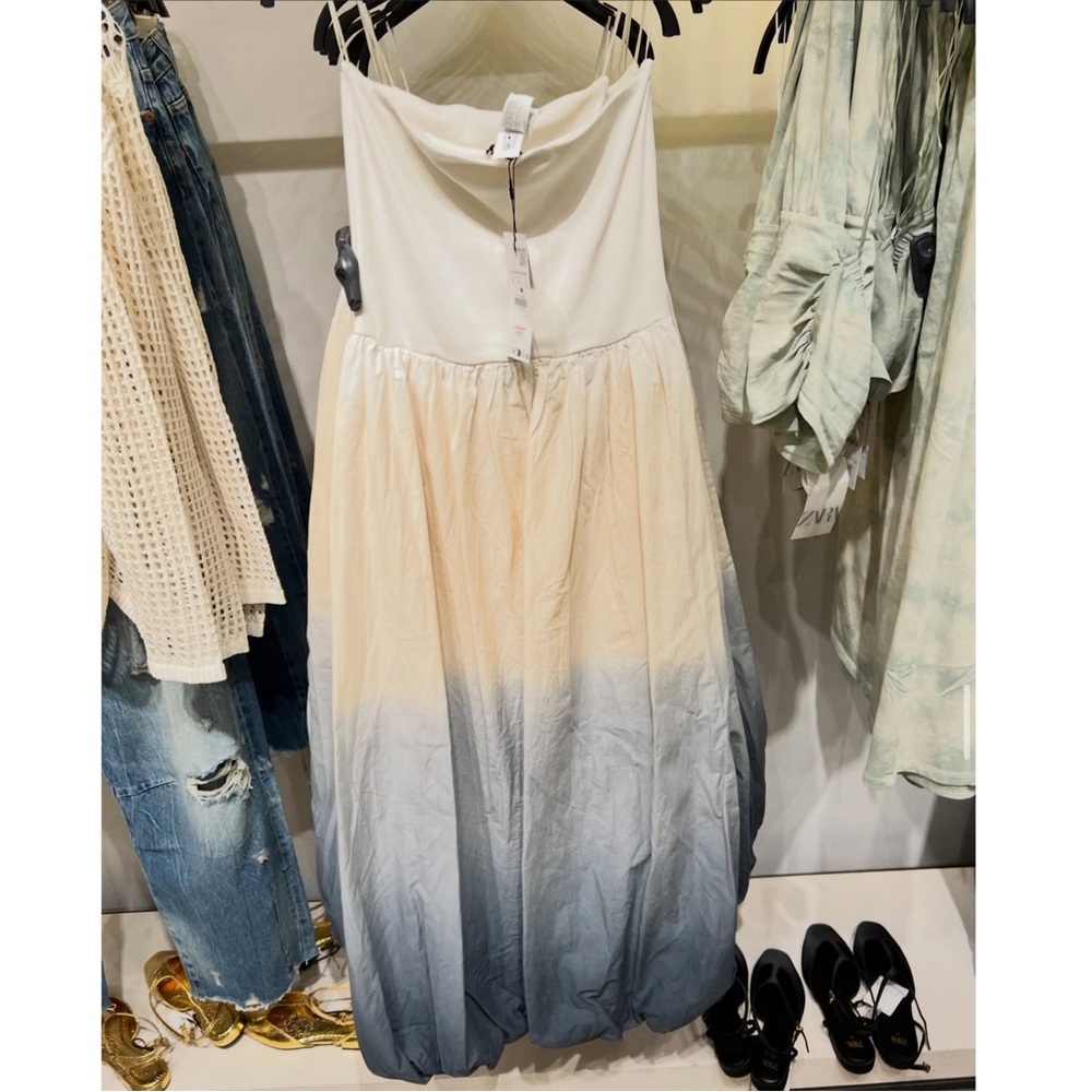 Size Medium | Zara | Elegant Ombre Maxi Dress